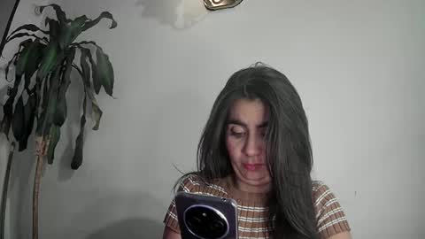 Snapshot of silviecollins chatting on February 24, 1:57 am Silvie online show from February 24, 1:57 am