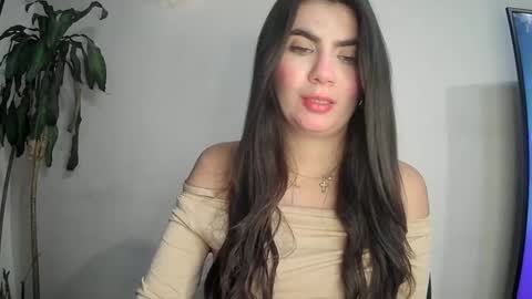 Snapshot of silviecollins chatting on March 12, 11:44 pm Silvie online show from March 12, 11:44 pm