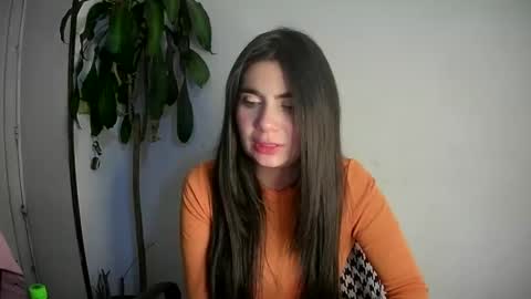 Snapshot of silviecollins chatting on January 16, 3:23 am Silvie online show from January 16, 3:23 am