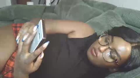 Snapshot of siminfox chatting on October 1, 3:05 am Simin Fox online show from October 1, 3:05 am