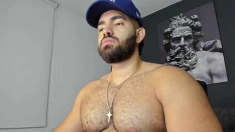 simon_leon01 online show from February 26, 12:30 am