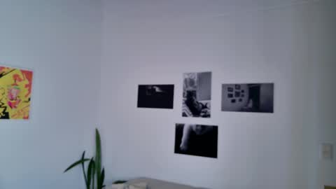 Snapshot of simone_4201 chatting on February 25, 7:16 pm Sim. online show from February 25, 7:16 pm