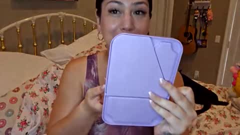 simonesighren online show from March 30, 8:31 pm