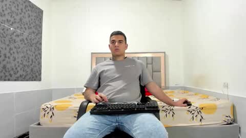 SIMON KELER online show from November 26, 2:09 am