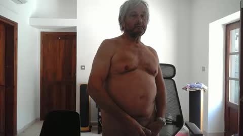 Simon online show from April 17, 10:17 am