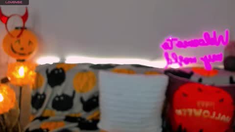 Sindy online show from October 25, 12:00 am