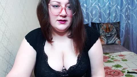 Angela online show from December 5, 6:15 am