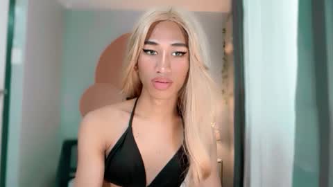 siomairiceee online show from March 6, 7:40 am