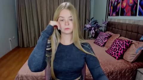 SirenaBloom online show from September 20, 10:51 am