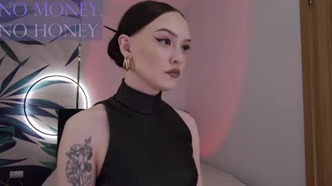 Goddess Sirena online show from March 10, 8:35 pm