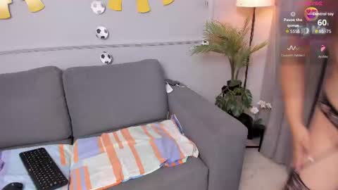 sirenyrouss online show from June 19, 8:26 pm