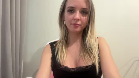 Sisi Bunny online show from July 28, 6:31 pm