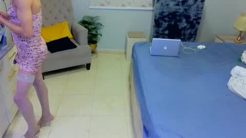 D i f a  Ana Arbeh shemale online show from March 10, 7:02 am