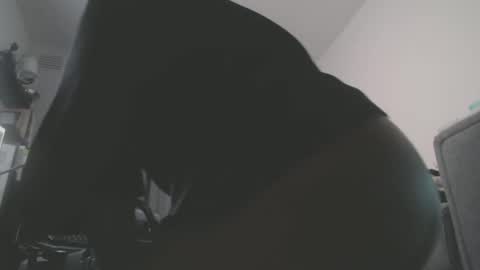 Snapshot of sissyboilooking chatting on February 22, 5:02 pm RESPONDS WELL TO ... online show from February 22, 5:02 pm