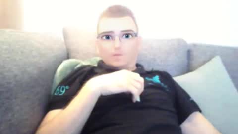 Snapshot of sissyboyforyoui chatting on September 15, 10:33 pm looking for older male ore female to use me sexually and be good to me ahhhhh online show from September 15, 10:33 pm