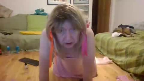 sissyslut online show from February 7, 4:04 am