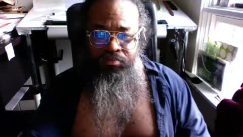 Snapshot of siyah_sakal chatting on December 18, 1:34 pm siyah_sakal online show from December 18, 1:34 pm