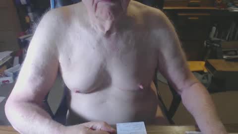 Snapshot of sjbottomboi chatting on September 15, 9:11 am sjbottomboi online show from September 15, 9:11 am