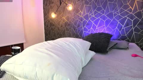 SKAILYN ANGELS online show from November 12, 6:27 am