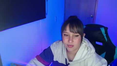 Alice online show from April 21, 2:51 am