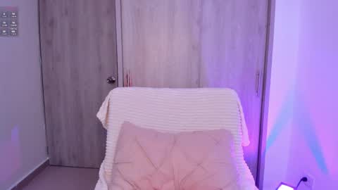 Skeete   CHRISTMAS SHOW THIS DECEMBER 24    CHECK OUT MY AMAZON LIST AND MAKE ME HAPPY  online show from April 8, 3:48 pm