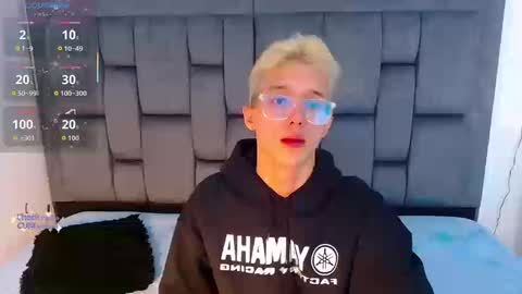 skinny_bigcock20 online show from September 18, 11:31 pm