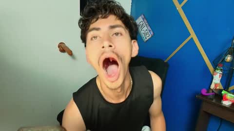 skinny jean  online show from March 24, 8:59 pm