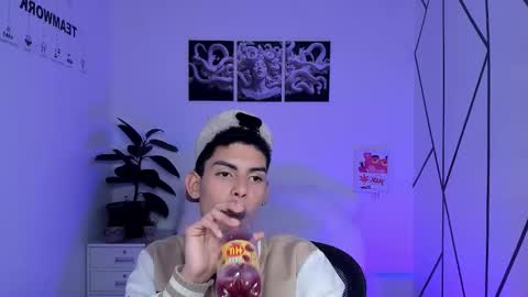 Daniel online show from November 28, 9:11 pm