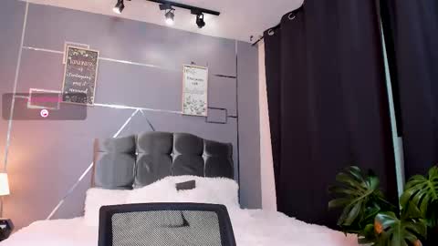 Daniel online show from November 22, 3:38 am