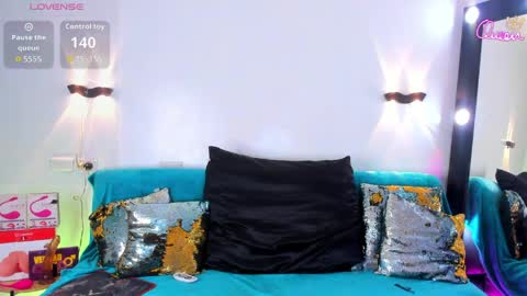 sky_walkerss online show from April 8, 9:18 pm