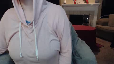 SKYLE   online show from November 29, 9:28 am