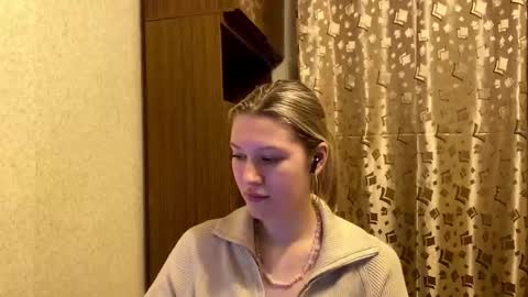 skyedavis online show from December 20, 7:43 pm