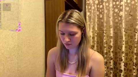 skyedavis online show from January 8, 8:14 pm