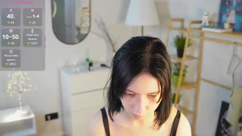 Snapshot of skyemcguire chatting on November 1, 5:39 am Melissa online show from November 1, 5:39 am