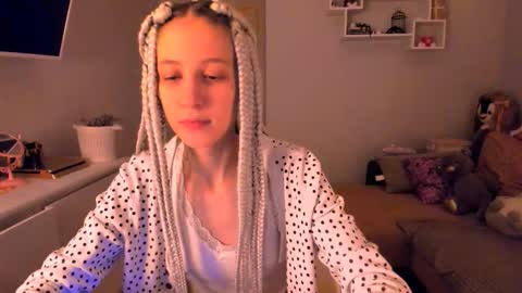 Snapshot of skyewavy chatting on October 9, 10:15 pm online show from October 9, 10:15 pm