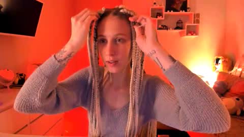 Snapshot of skyewavy chatting on October 12, 11:50 pm online show from October 12, 11:50 pm