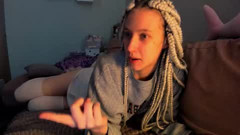 Snapshot of skyewavy chatting on September 29, 5:28 am online show from September 29, 5:28 am