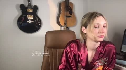 skylerluvsuuu online show from January 18, 4:48 am