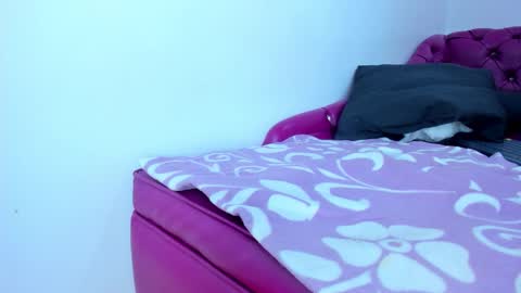 Skynny online show from September 12, 10:45 pm