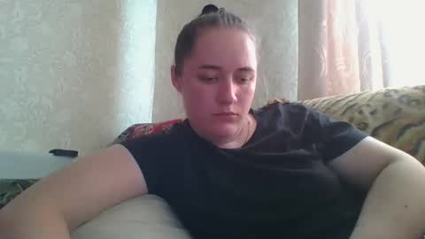 skyressie333 online show from June 5, 7:36 am