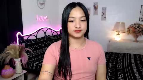 Snapshot of slave_amanda69 chatting on October 7, 10:33 am Queen Cyrine online show from October 7, 10:33 am
