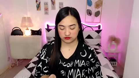 Queen Cyrine online show from February 5, 6:28 am