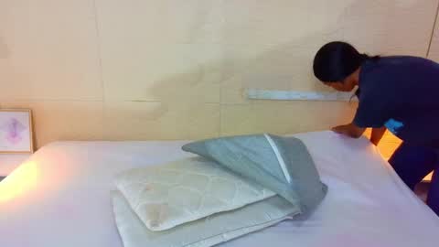 slim_chocobar18 online show from March 12, 11:58 am