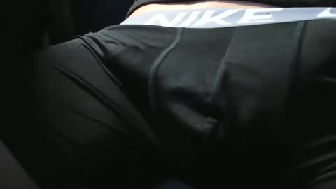 slimhungyvng online show from April 1, 1:06 am