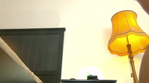 Lara online show from May 11, 2:45 pm
