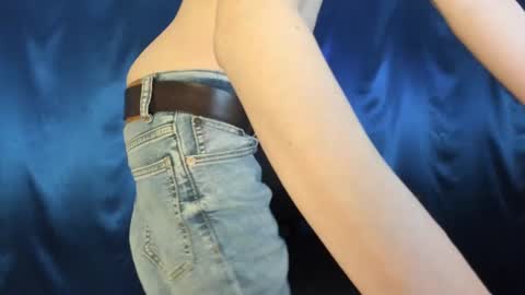 slippery thighs online show from December 26, 2:37 pm