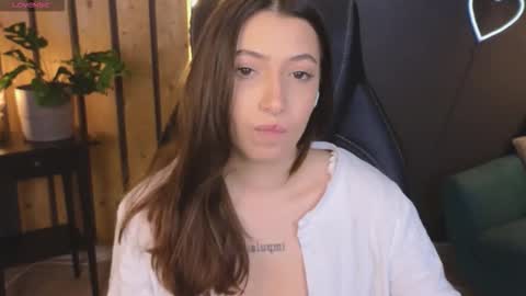 Emilia online show from December 1, 10:57 am