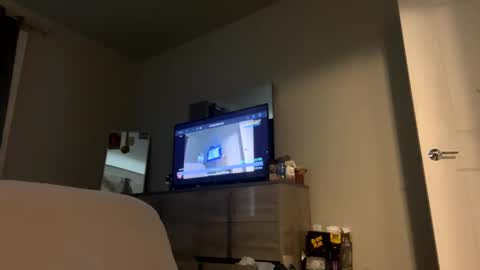 slutforu100 online show from January 4, 1:10 am