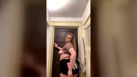 sluttychloe143 online show from August 2, 7:43 am