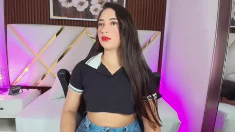 sluttyysucker_ online show from May 16, 12:48 pm